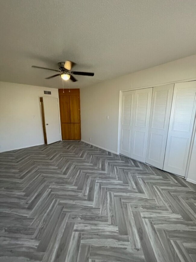 Building Photo - 8439 E Coronado Rd