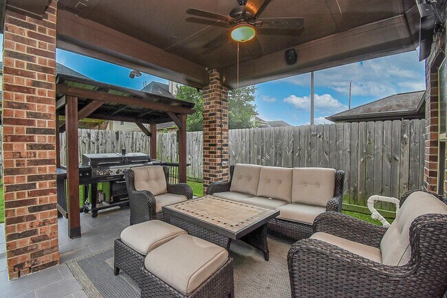 Building Photo - 3342 Breeze Bluff Way