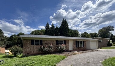 Building Photo - 1412 Westwood Ln