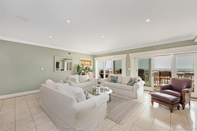 Building Photo - 1051 Oceanfront