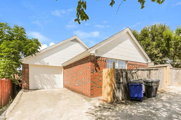 Building Photo - 3912 Wanklyn Ct