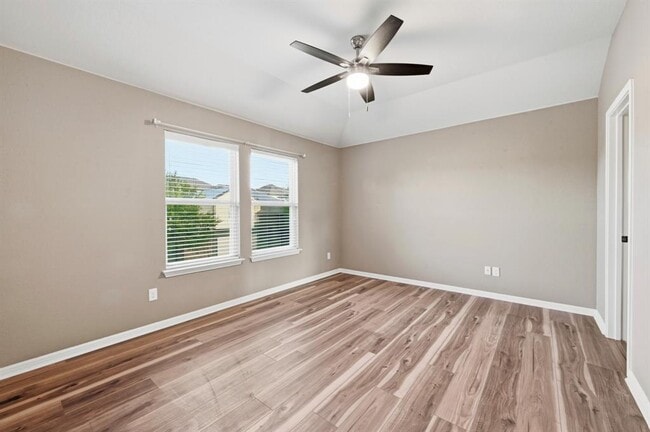 Building Photo - 5517 Bradford Pear Ln