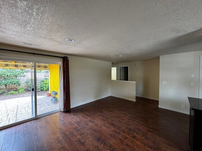 Building Photo - Charming 3 Bedroom Home with Beautiful Backyard & RV Parking