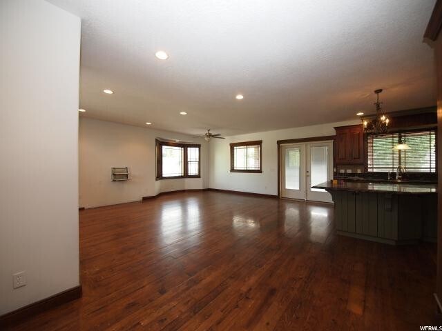 Building Photo - 1448 Willow Valley Dr
