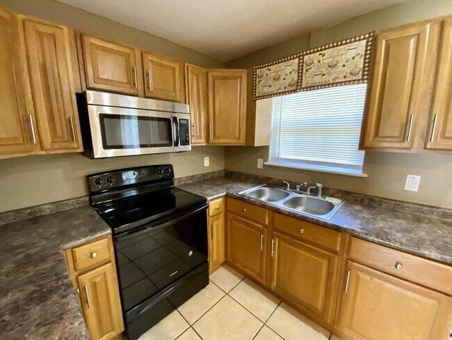 Building Photo - 3704 Timbercrest Dr NW