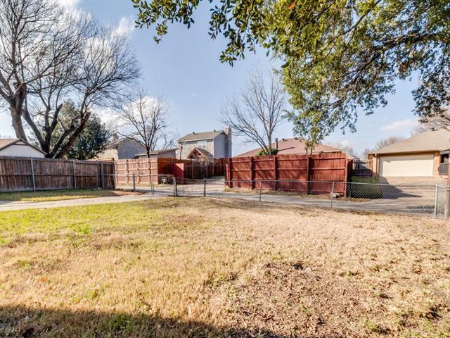 Building Photo - 2321 Colonial