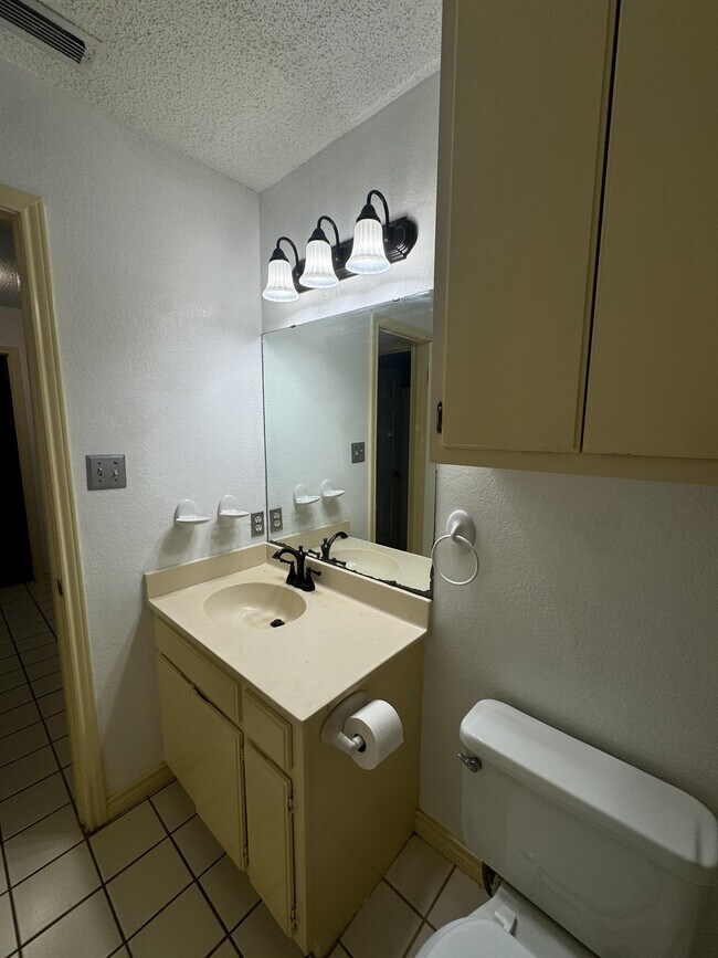 Building Photo - 7126 Fort Collins Dr