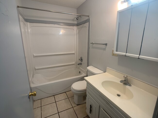 Building Photo - 21 Indiana-