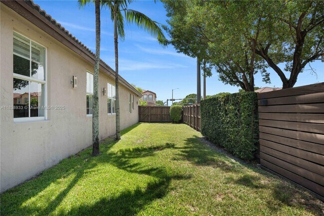 Building Photo - 8555 NW 111th Ct