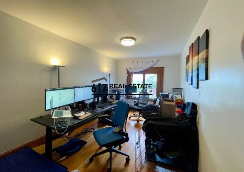 Building Photo - 449 Broadway