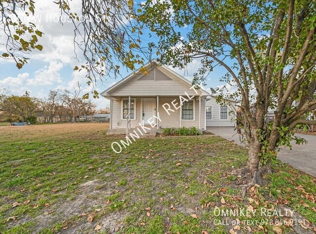 Primary Photo - 306 W Houston St