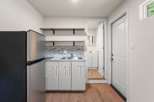 Building Photo - 20242 County Rd 2138