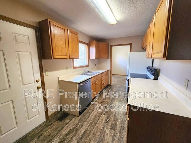 Building Photo - 3434 SW Clare Ave