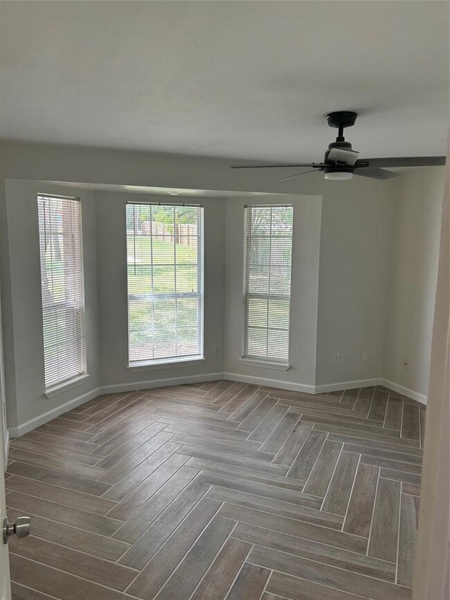 Building Photo - 3000 Pecan Springs Rd