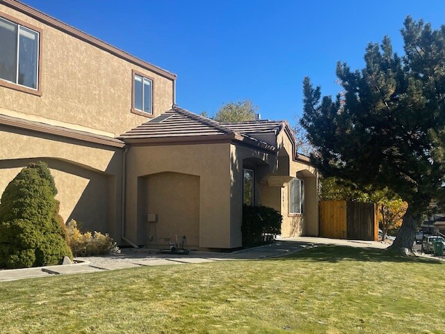 Building Photo - 5895 Blue Horizon Dr