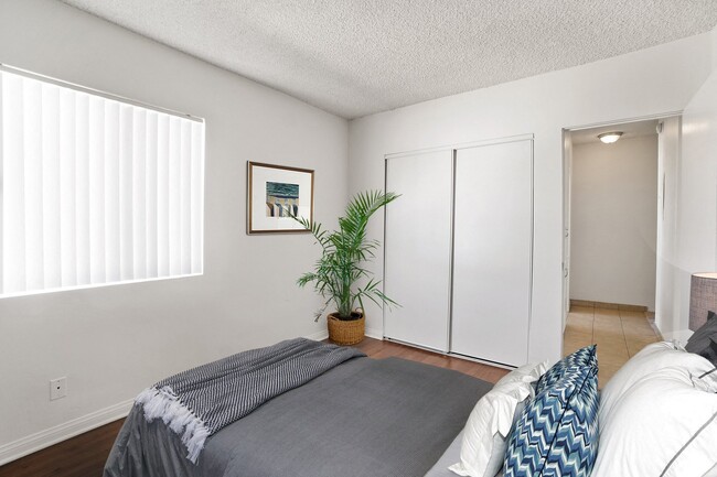 Building Photo - Nordhoff Apartments