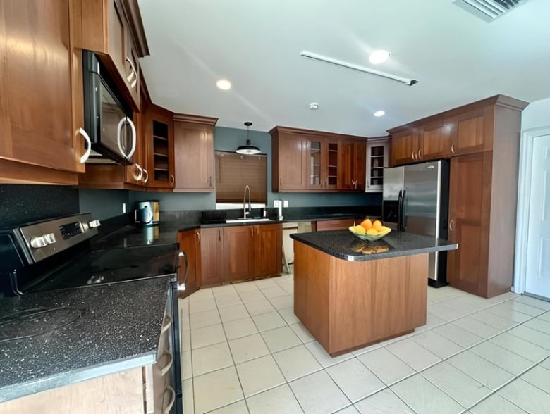 Building Photo - 2030 Bonnie St