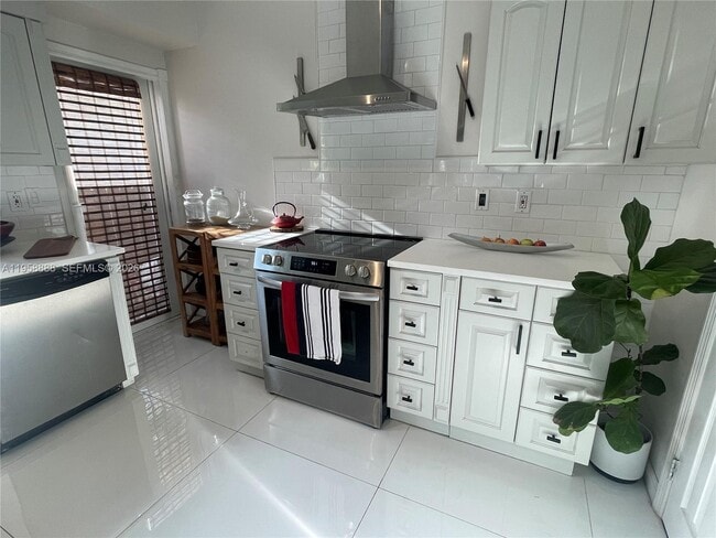 Building Photo - 759 NE 87th St