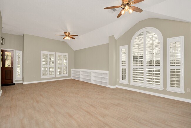 Building Photo - 13339 Yaupon Holly Ln