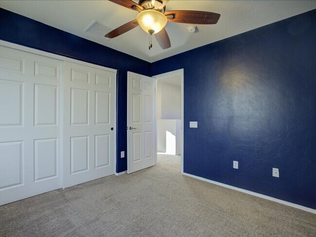 Building Photo - PROMO 1/2 OFF FIRST MONTH'S RENT!!*