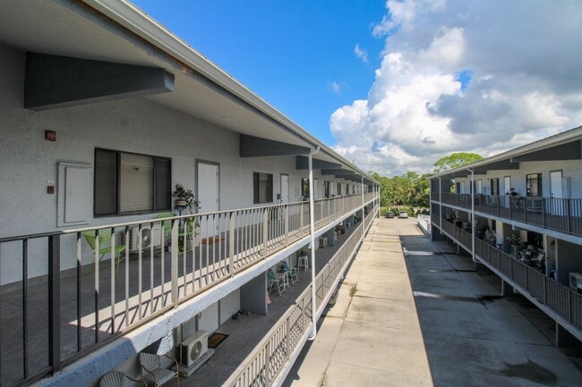 Building Photo - ANNUAL UNFURNISHED ** Wiggins Pass West **...