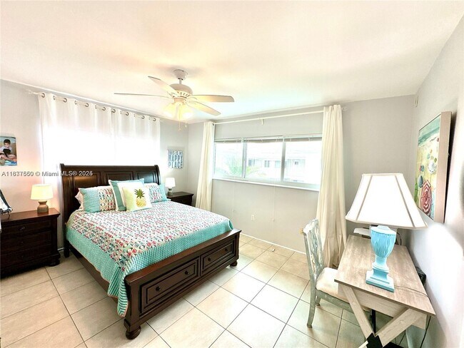 Building Photo - 462 Golden Isles Dr
