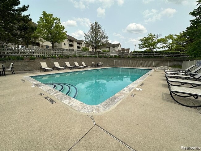 Building Photo - 1388 Constance Dr