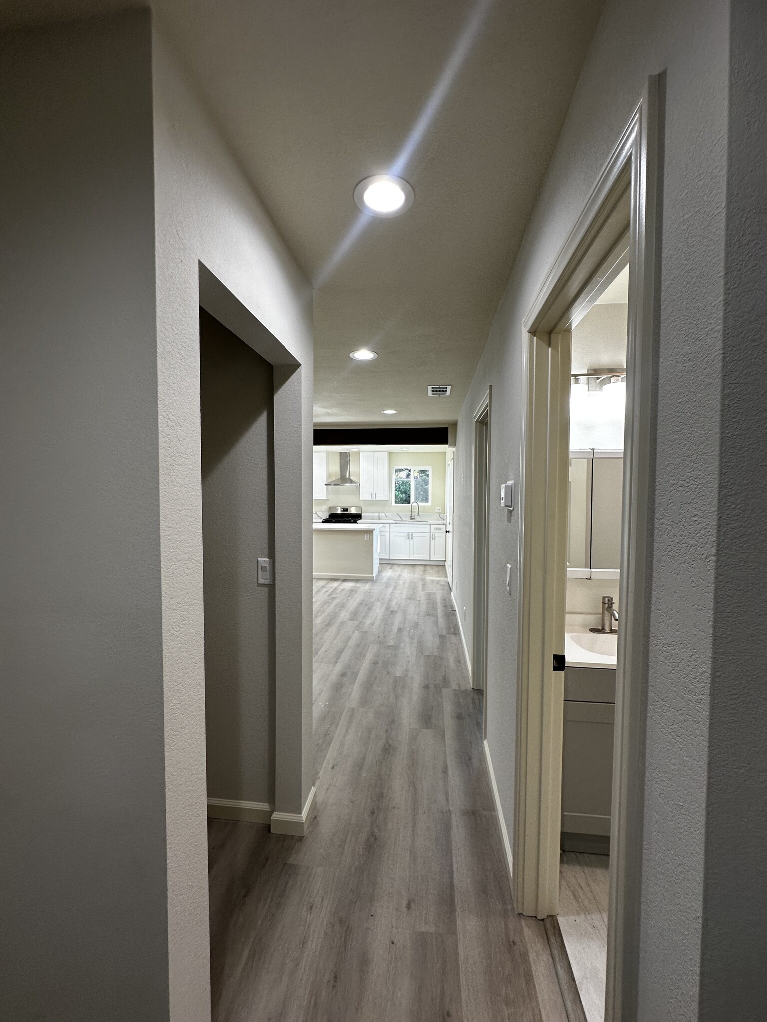 Building Photo - 1720 S Maple St