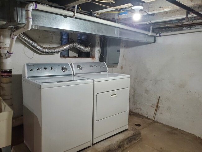 Building Photo - 6336 Wheeler St