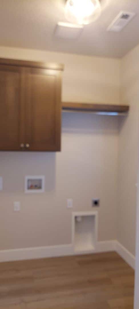 Building Photo - 445 Cheney Loop