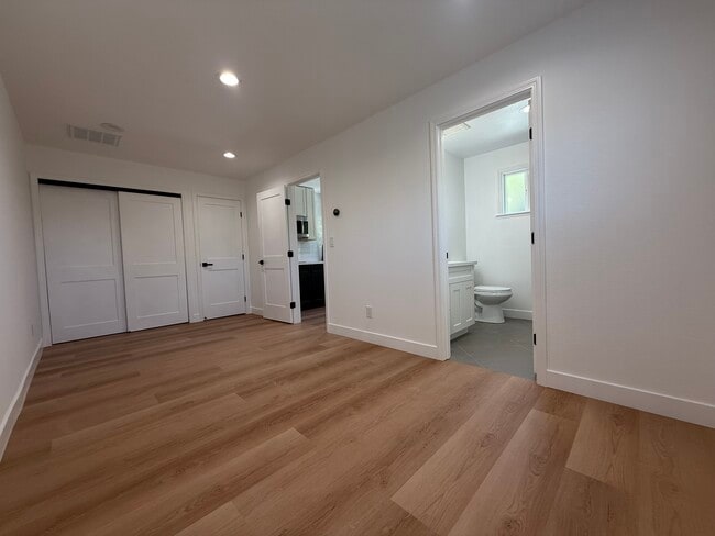 Primary Photo - 27733 Dickens Ave