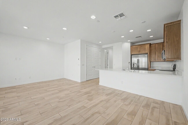 Building Photo - 8149 E Petunia Ave