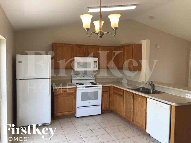 Building Photo - 3600-3619 19th St SW