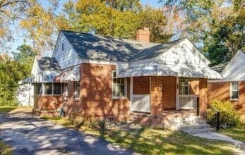 Building Photo - Cozy 2bd/1ba brick cottage near downtown C...