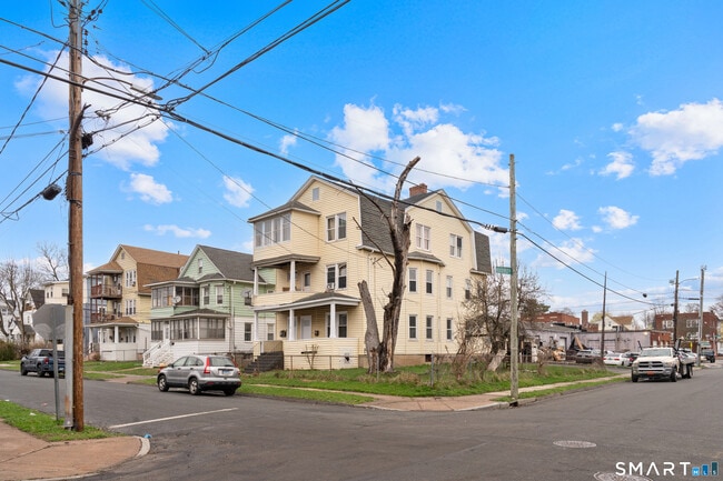 Building Photo - 30-32-32 Fenwick St