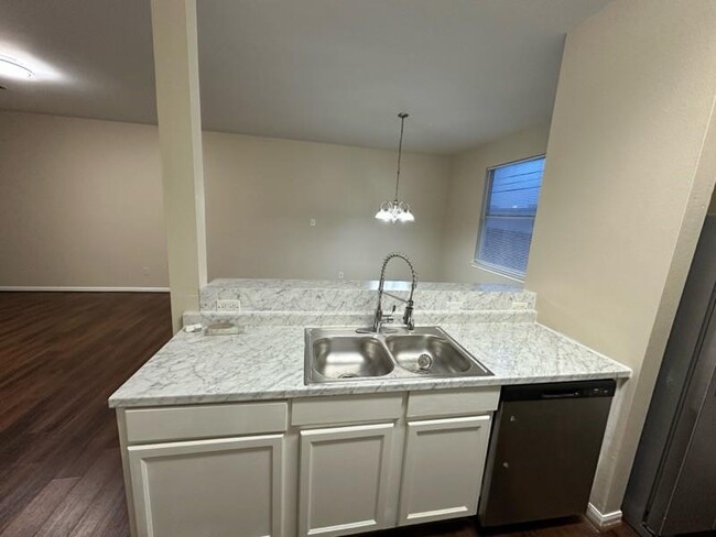 Building Photo - 6435 Waldron Dr