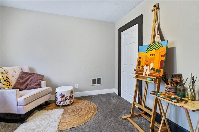 Building Photo - 40 S Richardson Ave