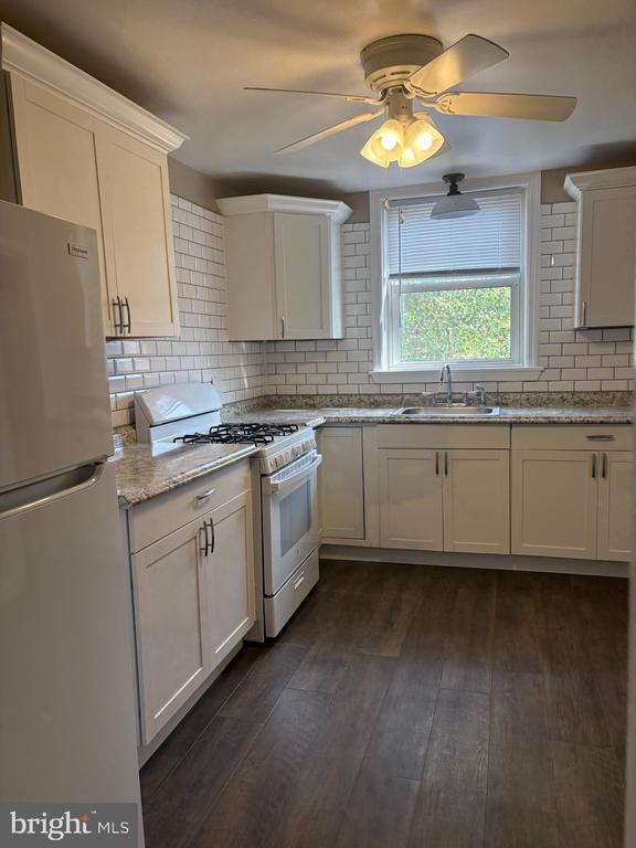 Building Photo - 611 Broadway