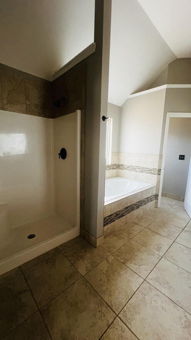 Building Photo - 116 Clearview Ct