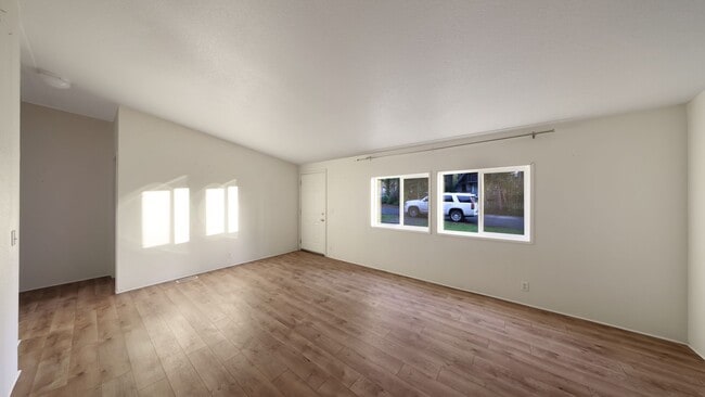 Building Photo - 3 Bed 2 Bath - Pet Friendly - NAS Whidbey