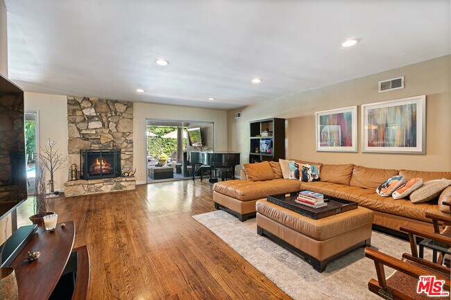 Building Photo - 12237 Hesby St