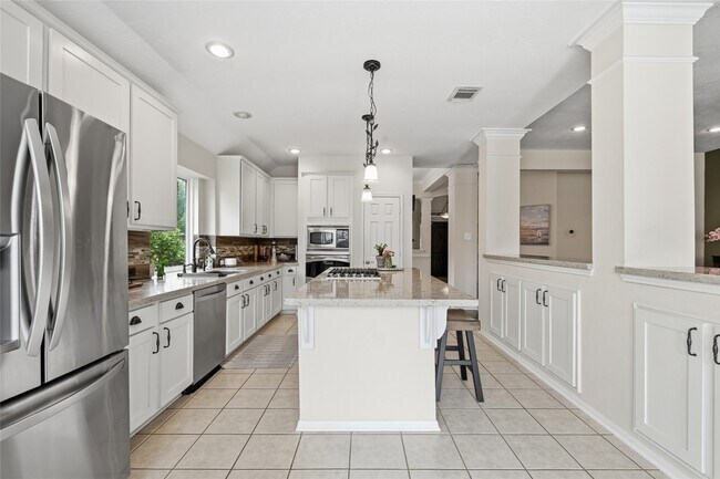 Building Photo - 1010 Bringewood Chase Dr