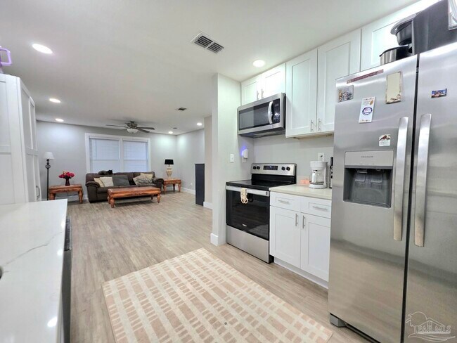 Building Photo - 18 Milton Rd