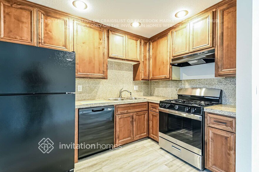 Building Photo - 2128 W Hartford Ave