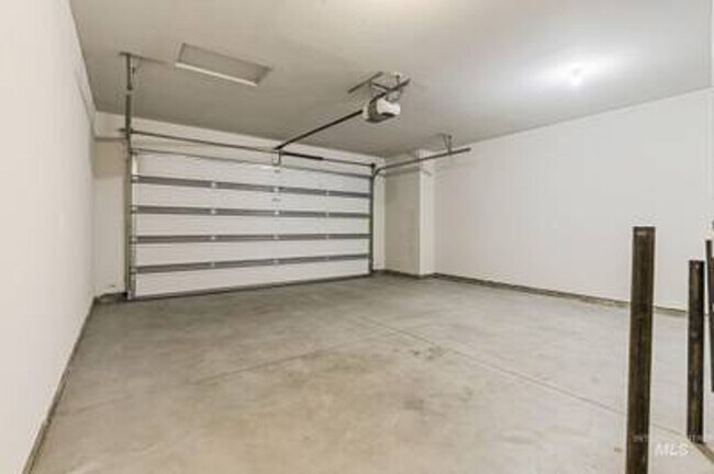 Building Photo - 3 bed, 3 bath townhome will be ready in May for you