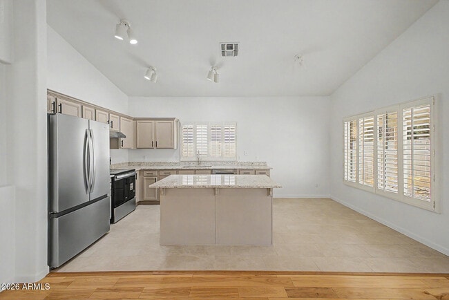 Building Photo - 4626 E Charleston Ave