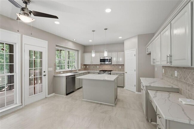 Building Photo - 770 Glastonbury Ct