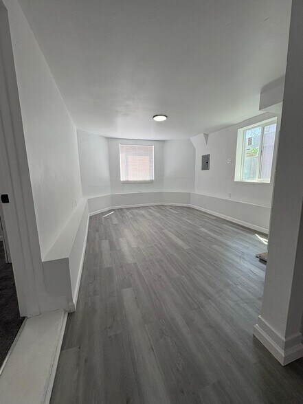 Building Photo - 2023 Lincoln Ave