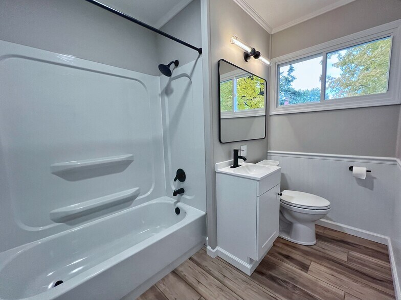 Building Photo - 2926 W Breese Rd