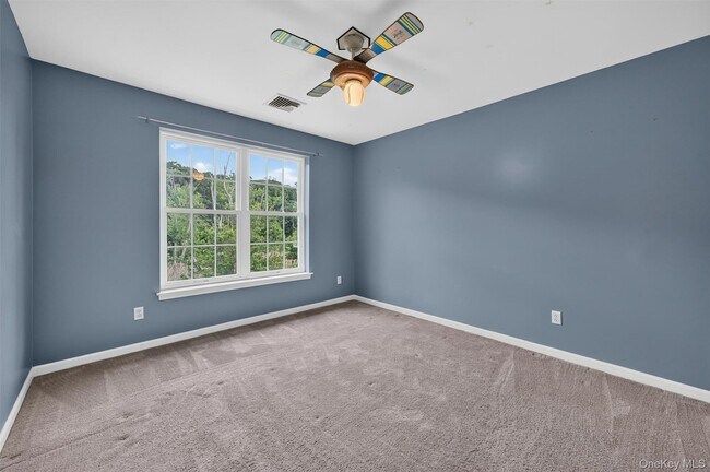 Building Photo - 5 Oldwyck Crescent